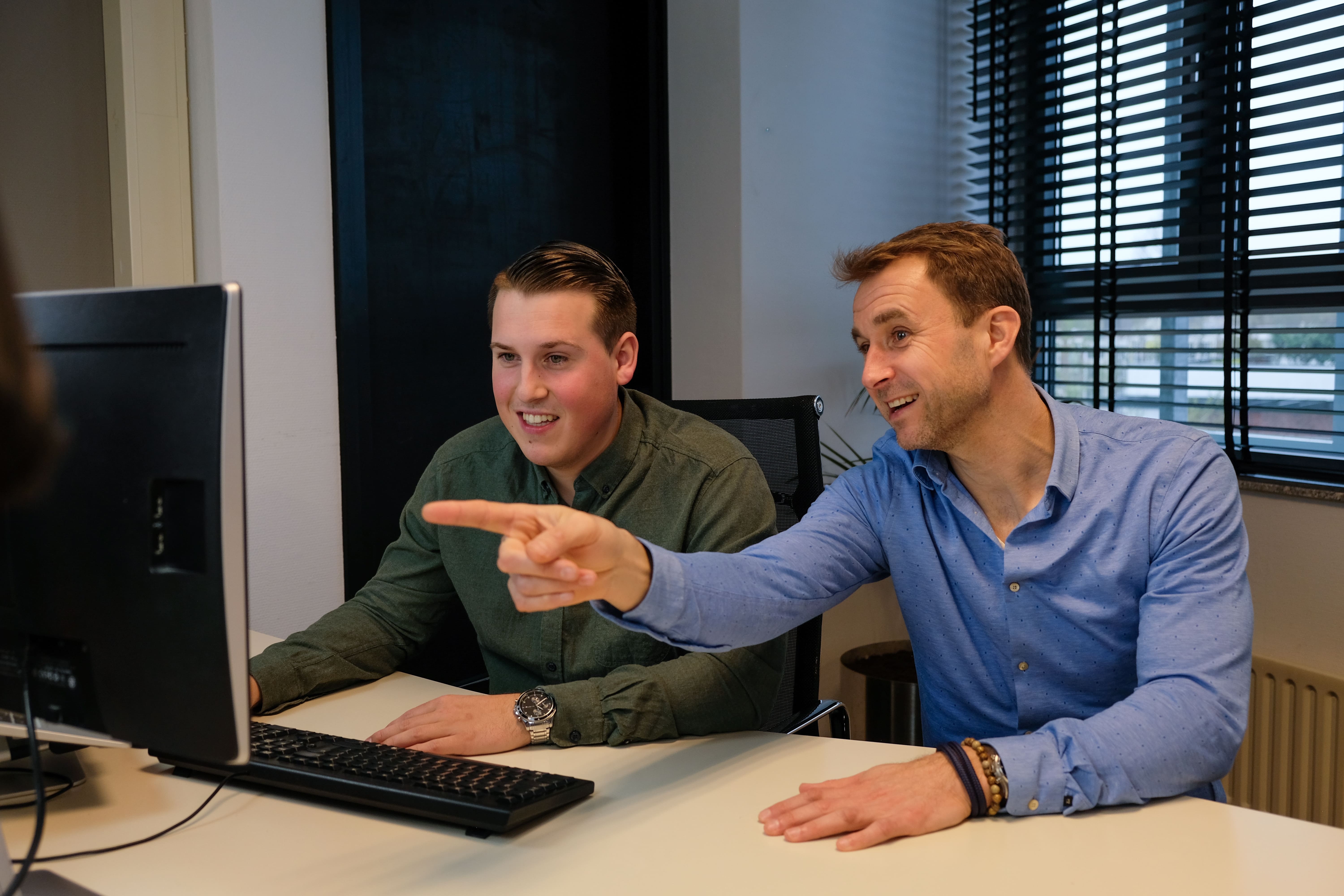 Proud People team in gesprek over vakgebied specialisatie