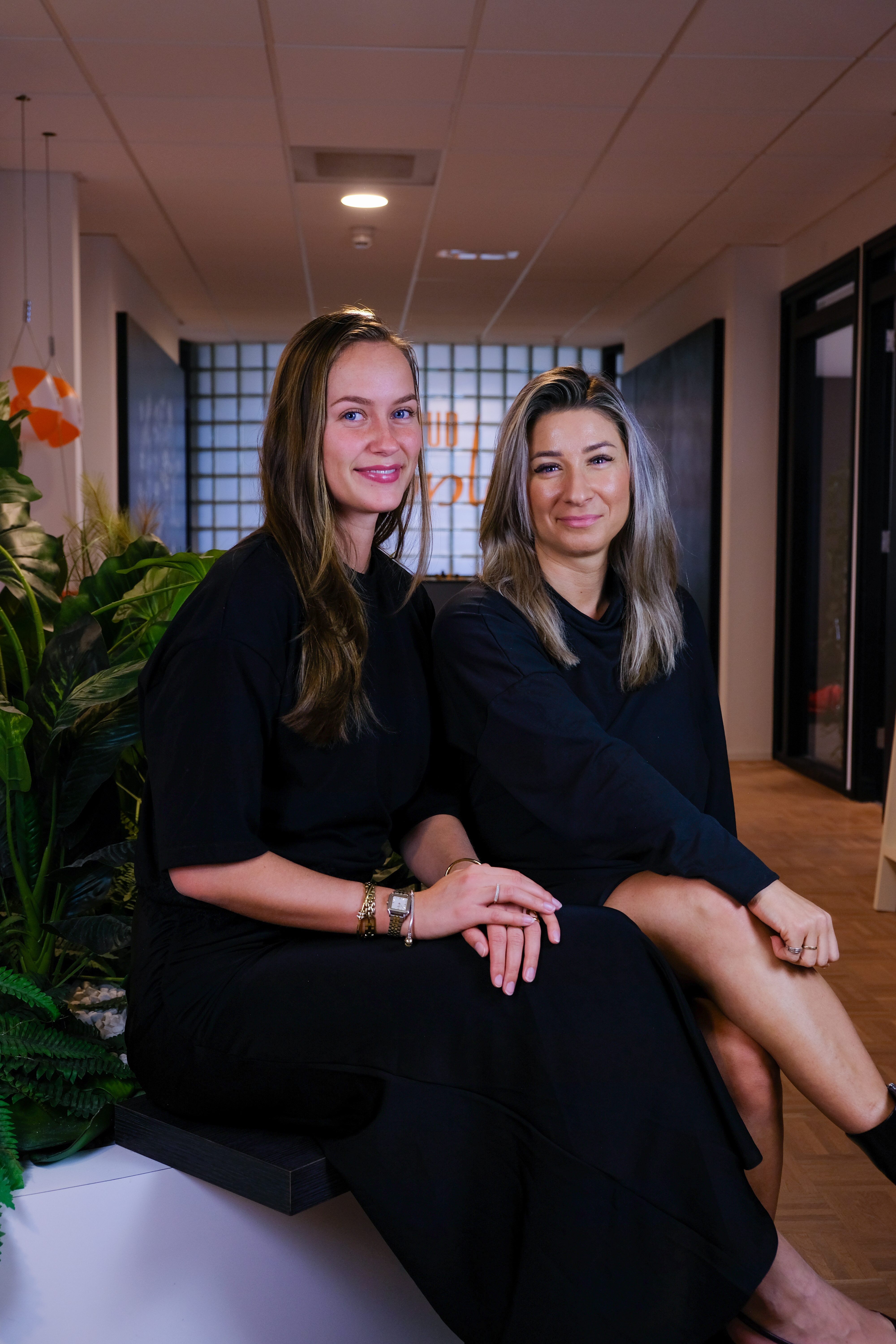 Proud People recruiter in gesprek met retail professional